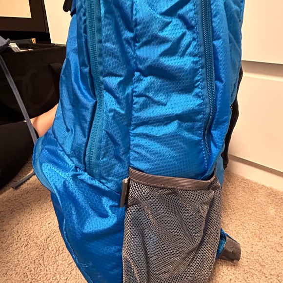 Travel backpack - Picture 6 of 7